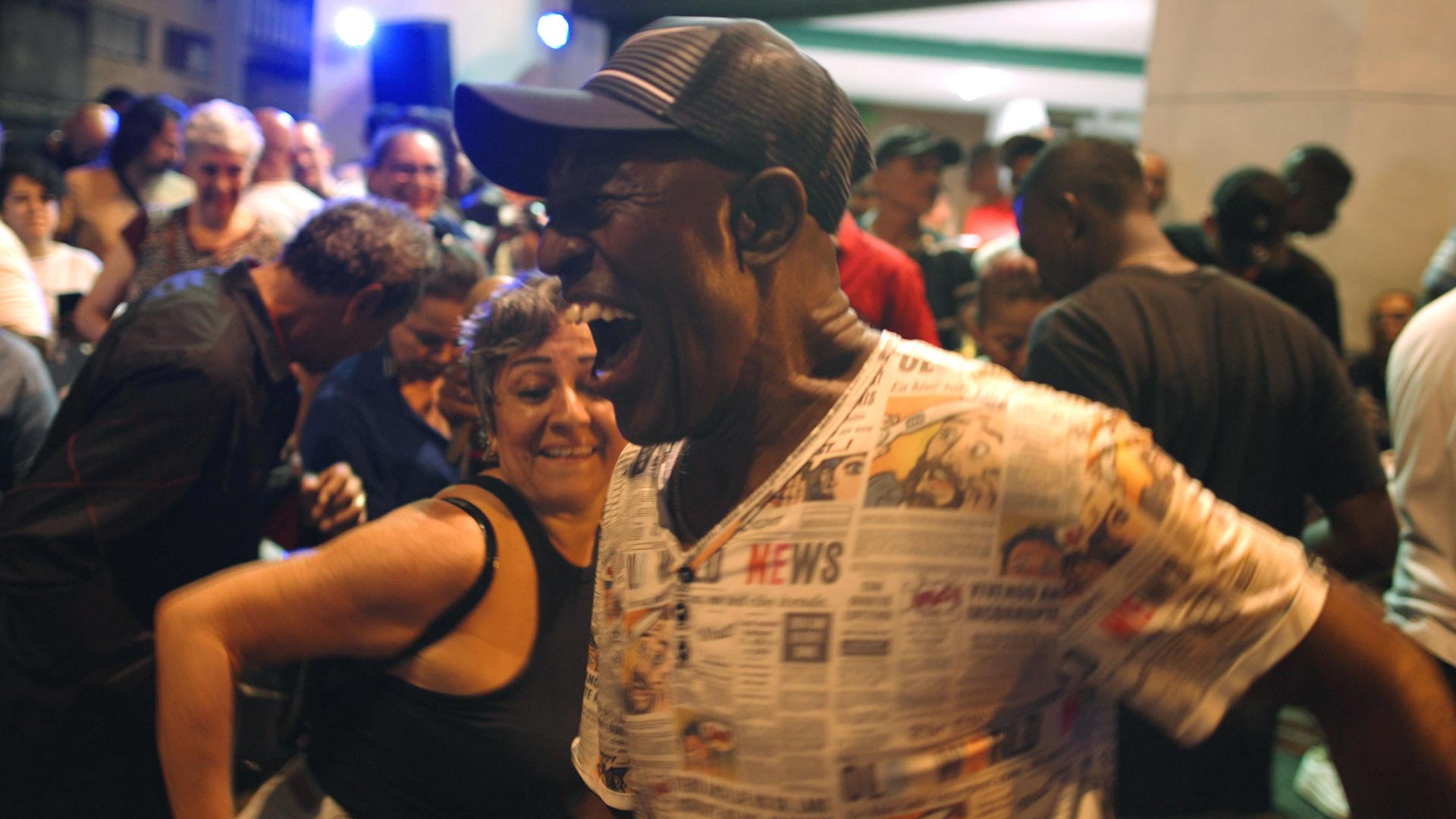 Salsa Lives (La salsa vive)